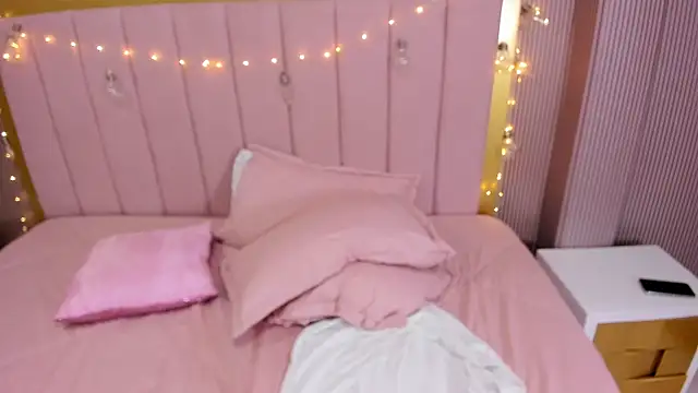 kendall_curves (F teen) - POV belly & bellybutton 💋