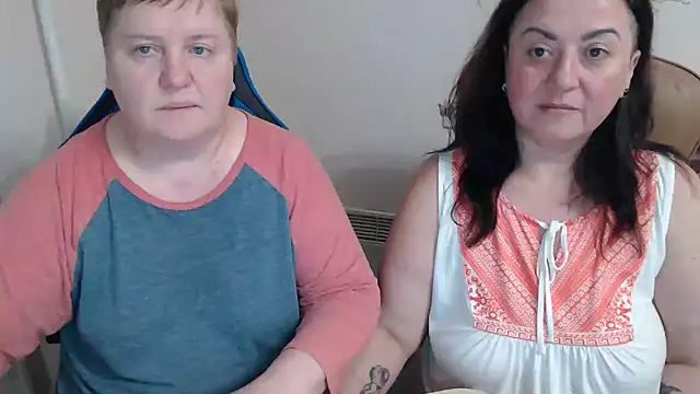 Bertie_Adeline webcam