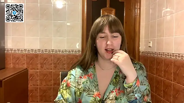 maroonmoon_ (F young) - Gently play with my boobs