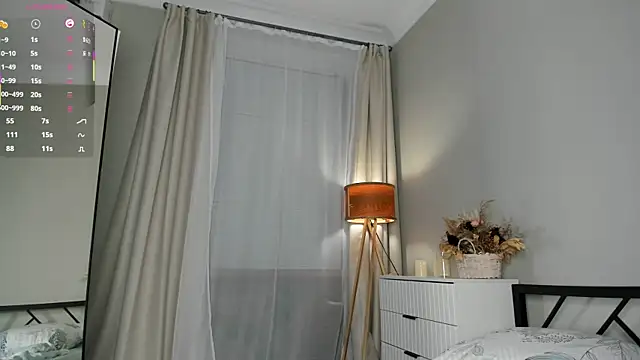 erinbissonnette (F teen) - Show my ass without shorts and spank