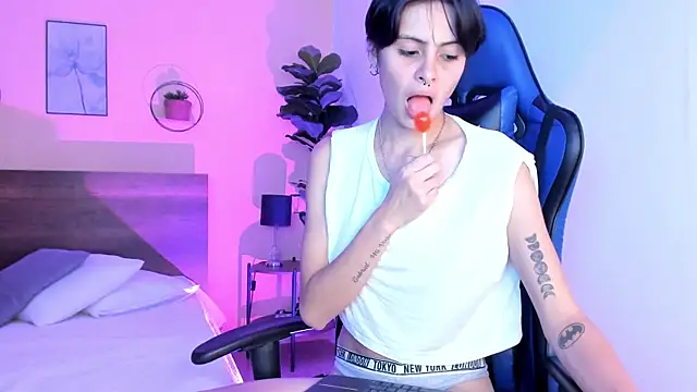 martinnagrecco (F young) - spank ass in doggy 🔥