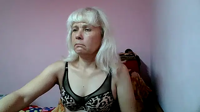 sakura_blonde (F milf) - Naked Boobs 🍒