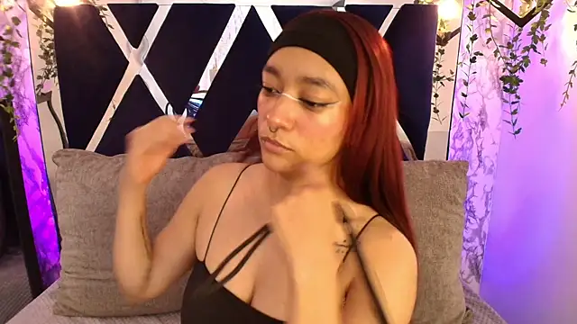 charlotte_bluee (F young) - twerk on the dildo