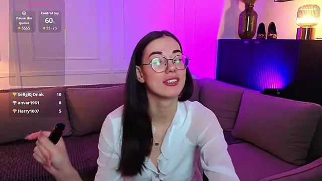 emmajakson (F young) - For a smile