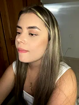 miss_valeriaa (F young) - show boobs