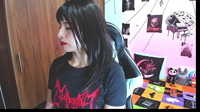 yourgoddessbab3 (F young) - two fingers in the pussy