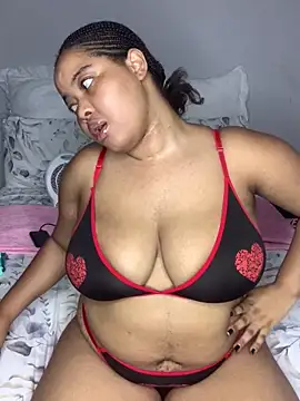 sexytinashe21 webcam