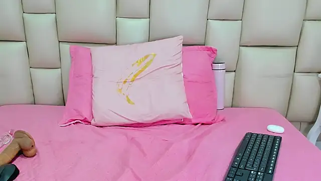 SkinnyGirl_28 webcam