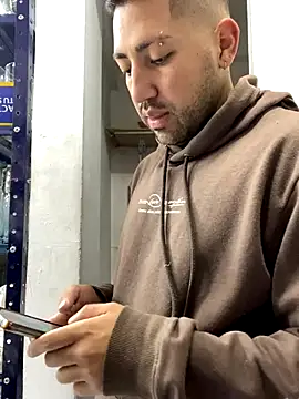 juanzapata33 (M young) - Hey sexy