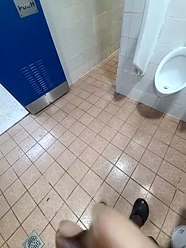 nice686@xh (Ask my age) - To finger my ass