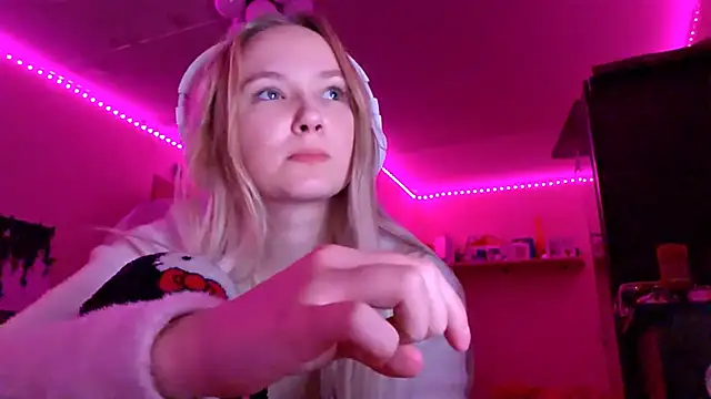 karinrobertson (F teen) - sexy outfit presentation