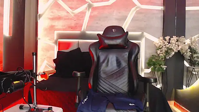 MyStrongSubmissive webcam