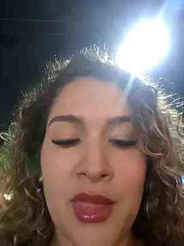 Sara_smiiith211 webcam