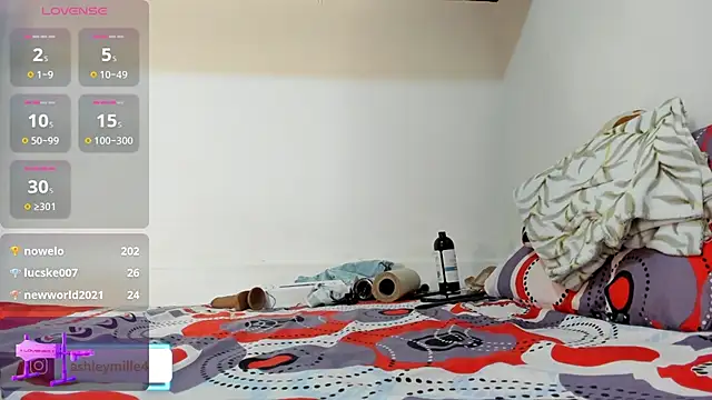 _ashleymiller webcam