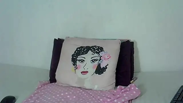 hotsexxy12 (F milf) - HI GUYS TIP ME SO ICAN REACH MY TERGET