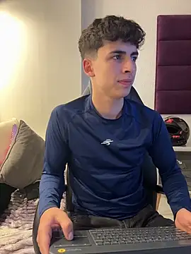 adrianrinaldi (M twink) - full masturbation  + show precum