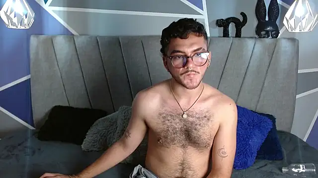 Zac_Golden webcam