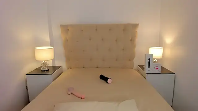 lovablexnaughty_lily (T teen) - lets make love and cum together