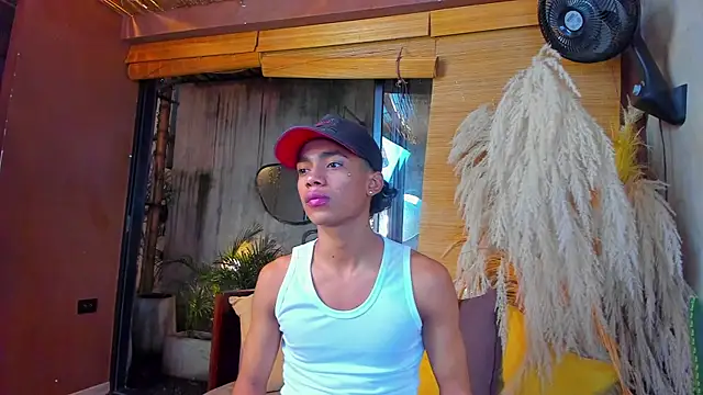 alancutee (M twink) - belly dance without clothes