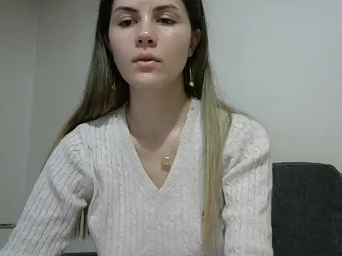 erii18 - Erii18's free webcam - UK Sex Cams