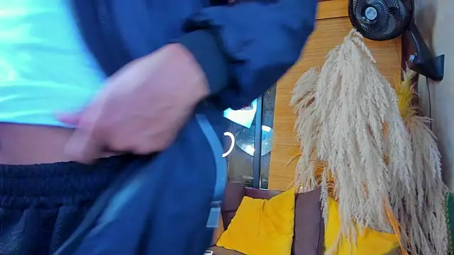 alancutee (M twink) - belly dance without clothes