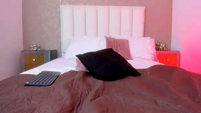 kayliebrooks (F teen) - Some oil on tits & some slaps