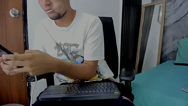 alan-smith1 (M twink) - Cum publico