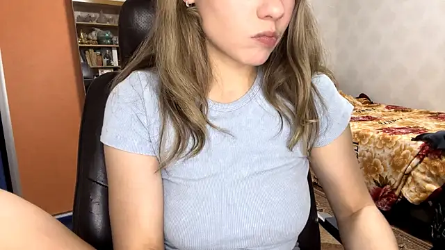 ilanalafferty (F young) - flash boobs