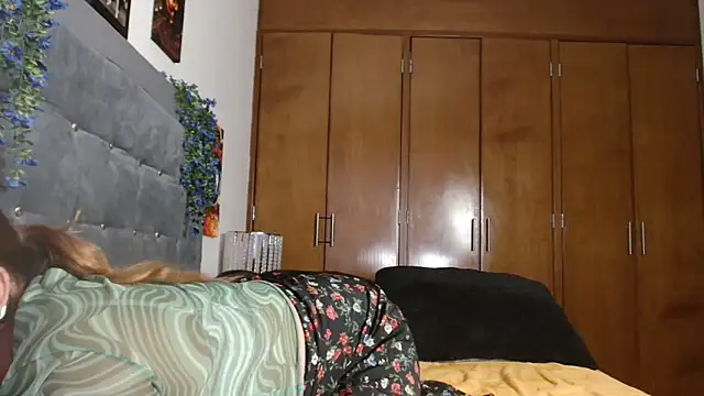 3littleschoolteens (G young) - They show their butts together in pantie