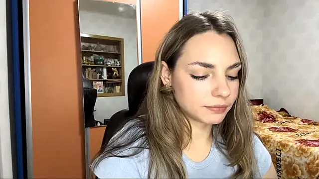 IlanaLafferty webcam