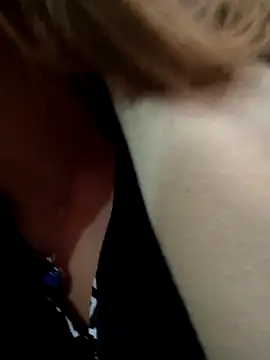 celeste_83 (F young) - Showing breasts in public😈