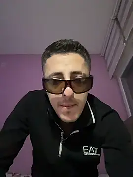 WhitePinkAngel webcam