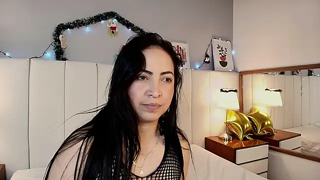 alanawestt (F young) - Pinch nipples 😏