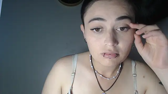 kittenmiss_ (F young) - SHOW PUSSY+3MIN CONTOL TOY 😈🔥