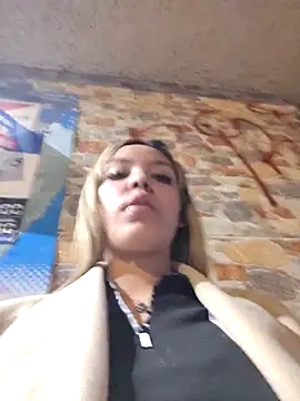 celeste_83 (F young) - Showing breasts in public😈