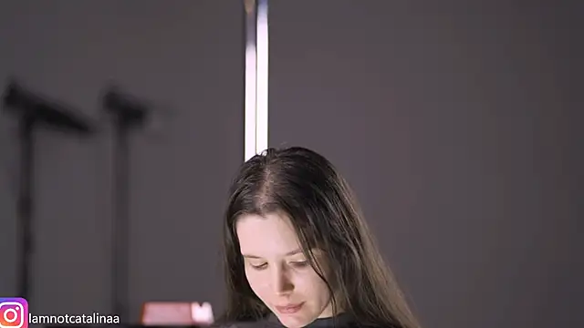 yourbabypearl (F young) - strip naked