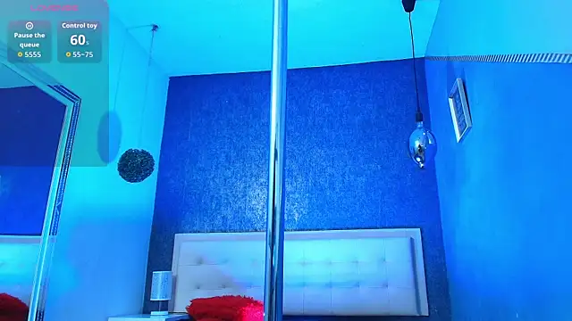 Cloeandtyfanny webcam