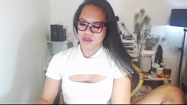 hugecockyurikaa webcam