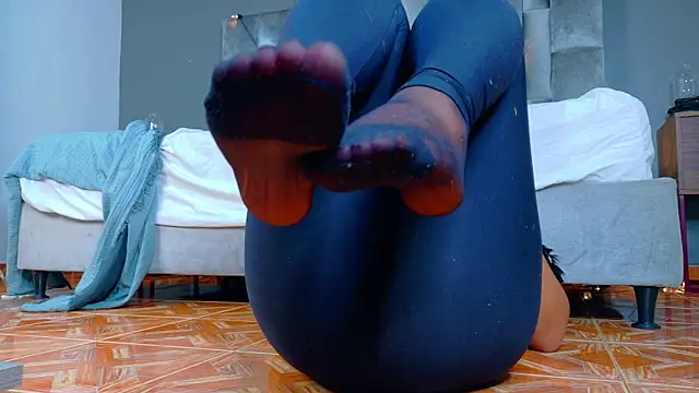 RiriiBrunette__ webcam