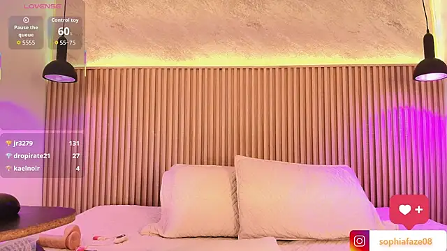 big_tits_in_your_face webcam