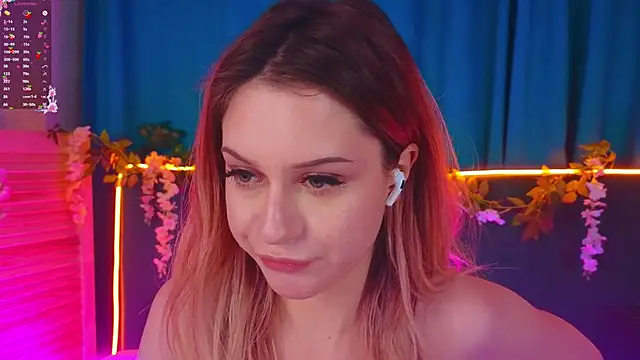 alinawalters (F young) - 🥵Take off top + start masturbate 😈