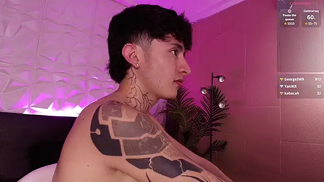 troy_rouge (M twink) - Oil in body