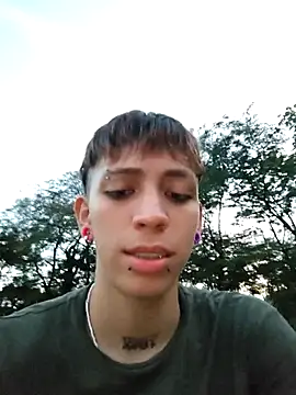 _daemon_666 (M young) - Show erect penis