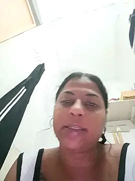 Giselabrunette25 webcam