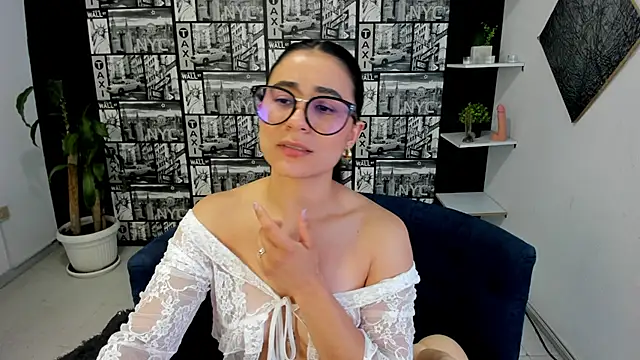 chloeturner_ - ChloeTurner_'s free webcam - UK Sex Cams