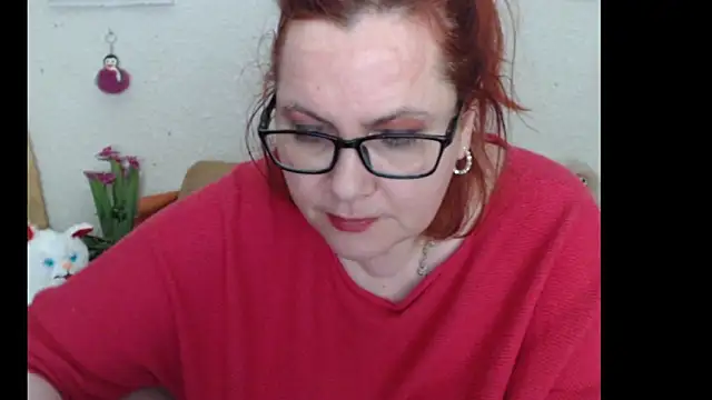 PlayfullMature webcam