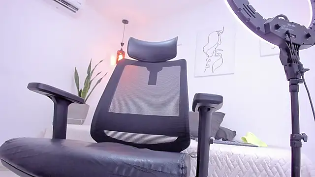 damian_bull - Damian_bull's free webcam - UK Sex Cams