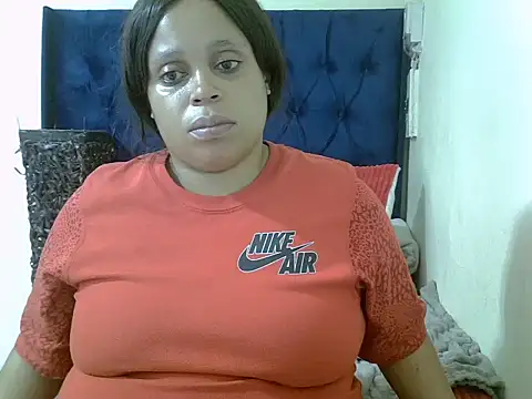 theshortqueen (F milf) - tease us babe