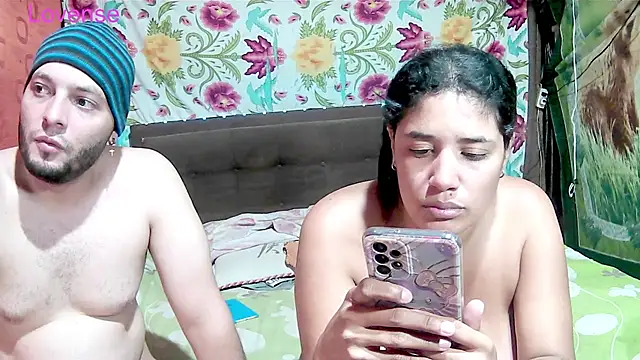 Bonnie_and_wizkhal webcam