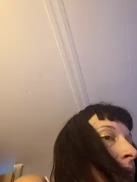 whitetrashdirtyslut webcam